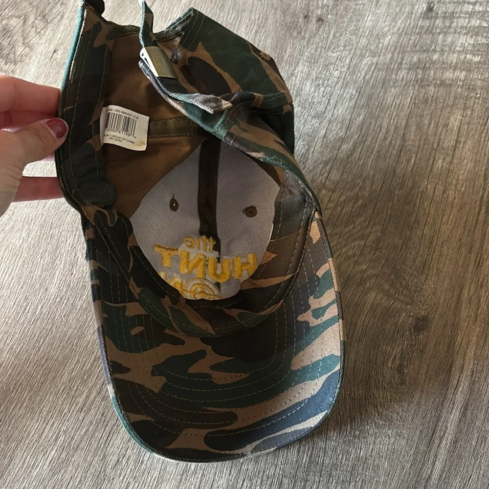 Camouflage 'The Hunt Is On' Cap